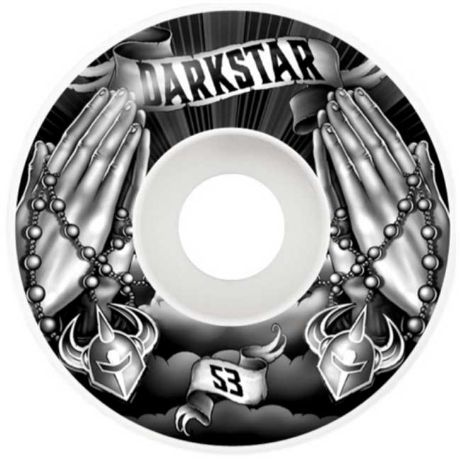 Darkstar 53 mm Salvation Black White Tekerlek Seti 1 Darkstar 53 mm Salvation Black White Tekerlek Seti yanında sticker paketi hediye. Darkstar tekerlekler yüksek kalite urethane bileşiminden üretilmiştir. 1 paketin içerisinde 4 adet tekerlek vardır. fiyat 4 adet tekerlek için geçerlidir. 1 adet sipariş verdiğinizde 4 tekerlekten oluşan seti satın almış olursunuz. Sertlik: 99 A Darkstar Tarihi: Darkstar profesyonel kaykaycı Chet Thomas tarafından 1997 yılında kurulmuştur. Kurulduğu günden bu yana duruşunu bozmadan çok geniş bir kitleye hitap etmektedir. Bunun en büyük sebebi ürettiği tahta ve tekerlekler en üst kalite olmasından kaynaklanır. Aynı zamanda Darkstar kaykay dünyasının en elit takımlarından birisine sahiptir.