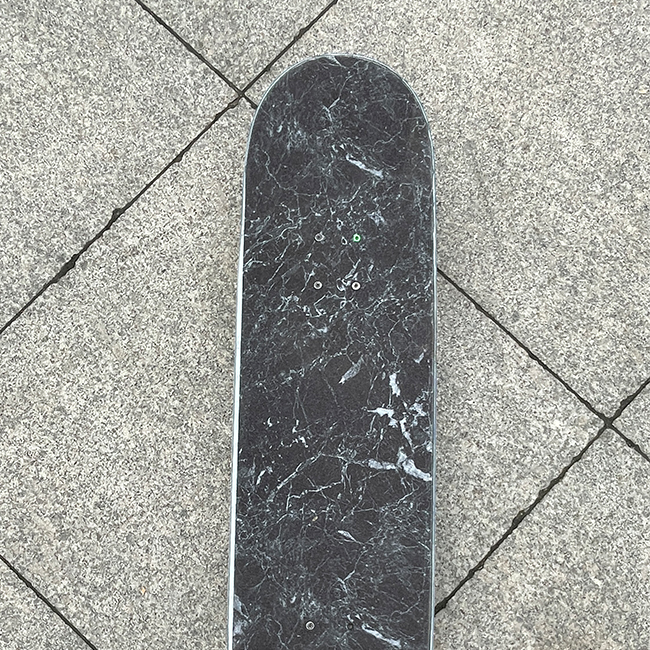 Almost 8,5 Minimalist White Black R7 Deck 4 Almost 8,5 Minimalist White Black R7 Deck - Görsel 4