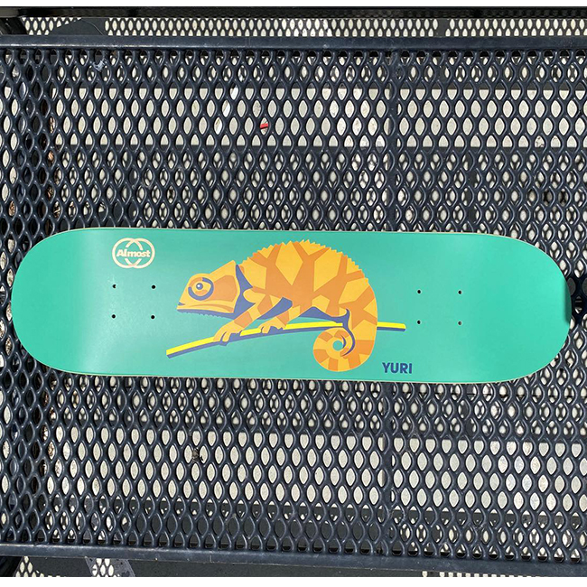 Almost 8,125 Yuri Animals R7 Skateboard Deck 3 Almost 8,125 Yuri Animals R7 Skateboard Deck - Görsel 3
