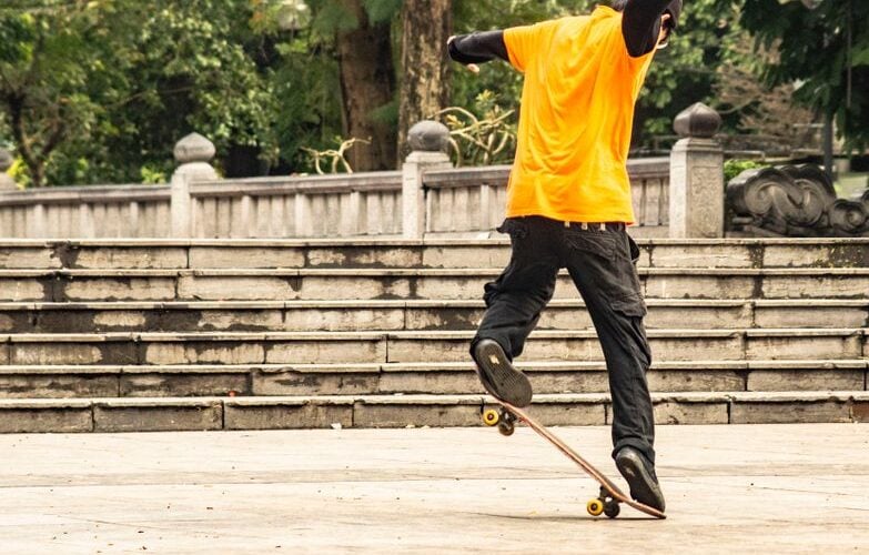 xQc Sokak Kaykaycısı Oldu: Yayın Çetesiyle Street Skating