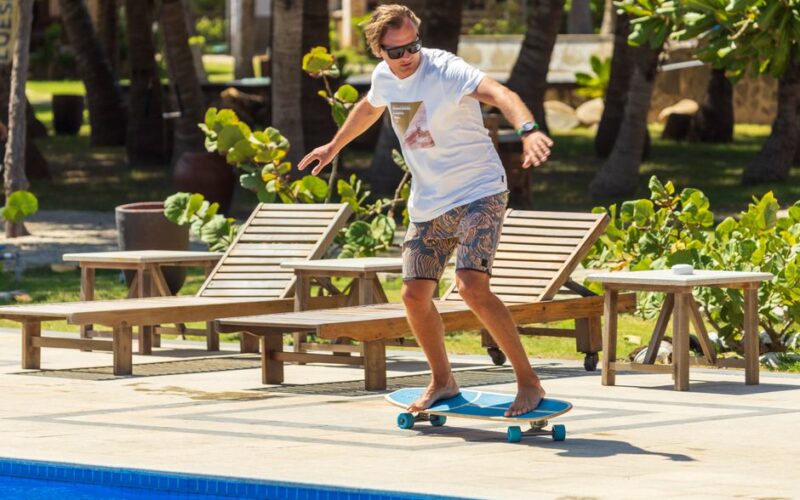 John Worthington Video Part: Pool Kaykay Şovusu
