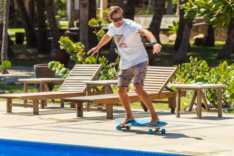 John Worthington Video Part: Pool Kaykay Şovusu