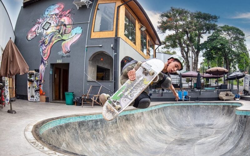 Tristan Rennie’nin Havuz Hareketleri: Pool Skating Ustası