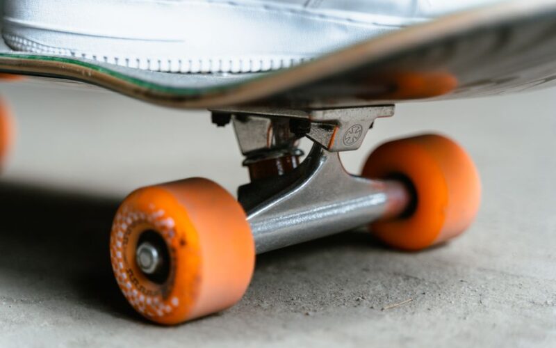 April Skateboards x Spitfire Wheels: Efsanevi İşbirliği